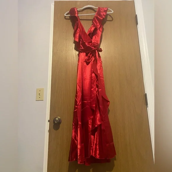 NWT red wrap dress full length. Never worn. Size 8. - Picture 2 of 7